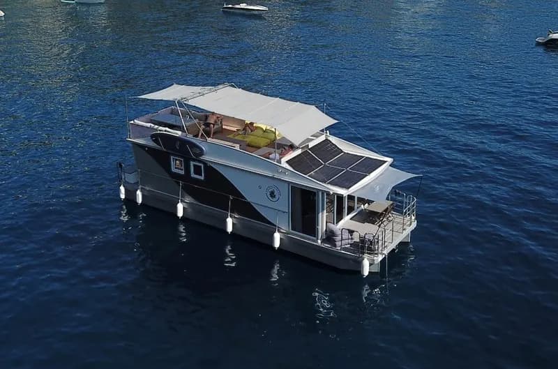 Nordic 47 Sea Line houseboat from above