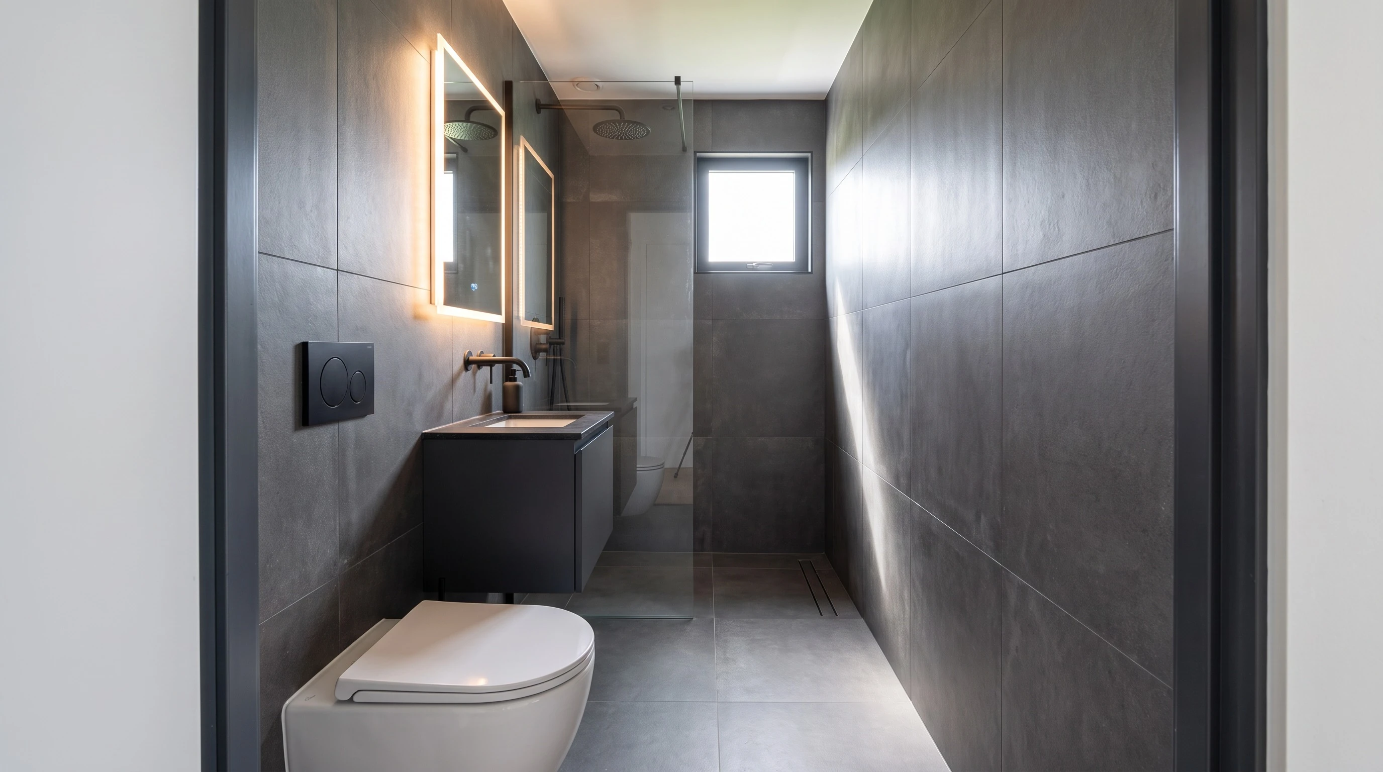 Nordic Sabre 39 — Modern — WC och dusch