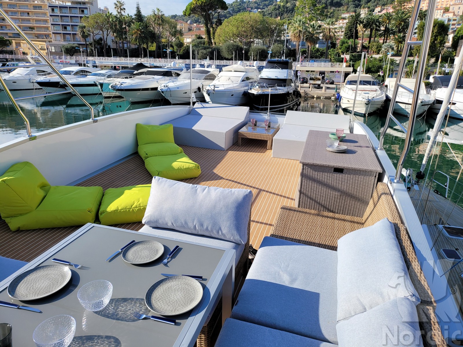 Sea37_Nordic47_Houseboat_NordicSeason_001_107
