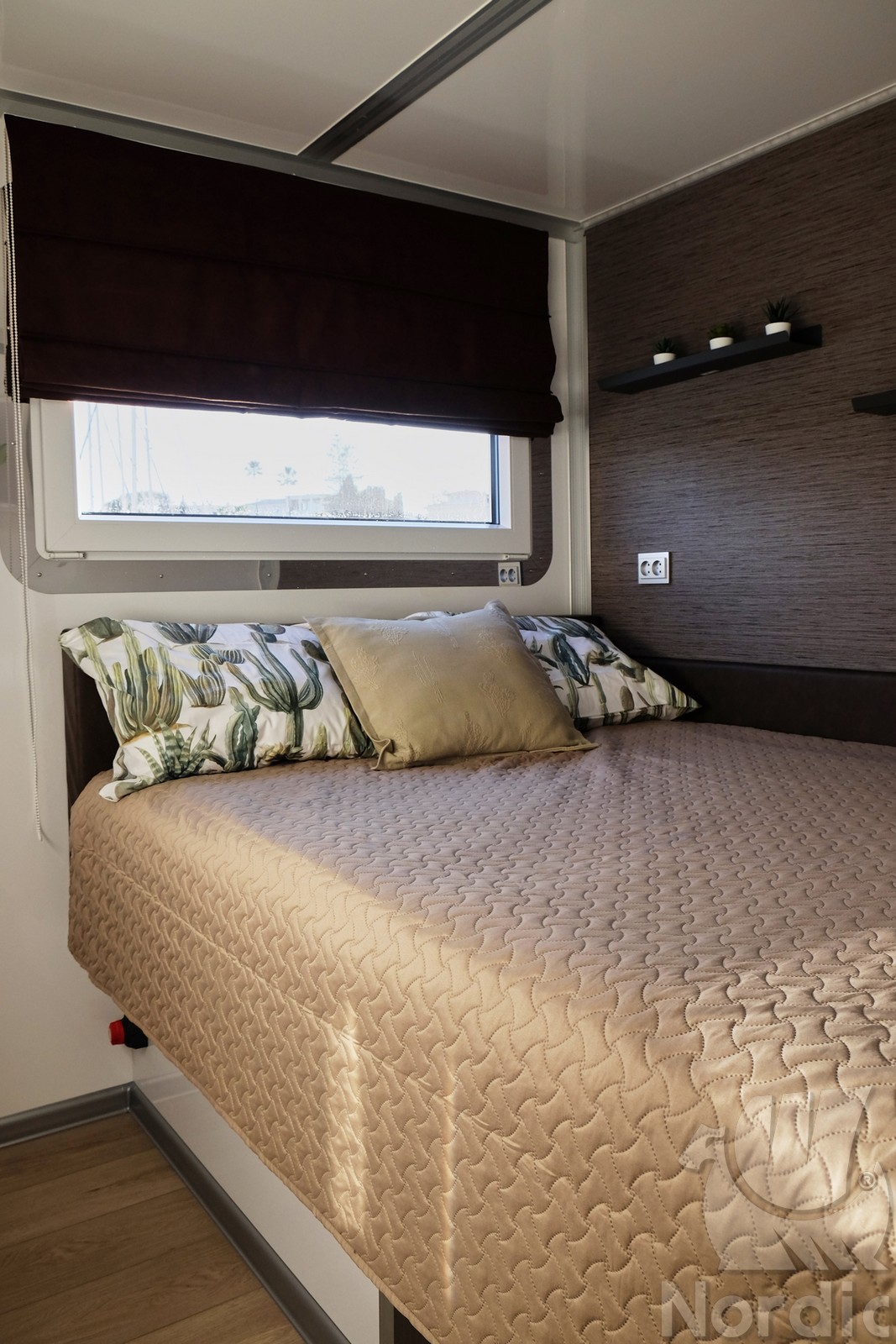Sea37_Nordic47_Houseboat_NordicSeason_001_115