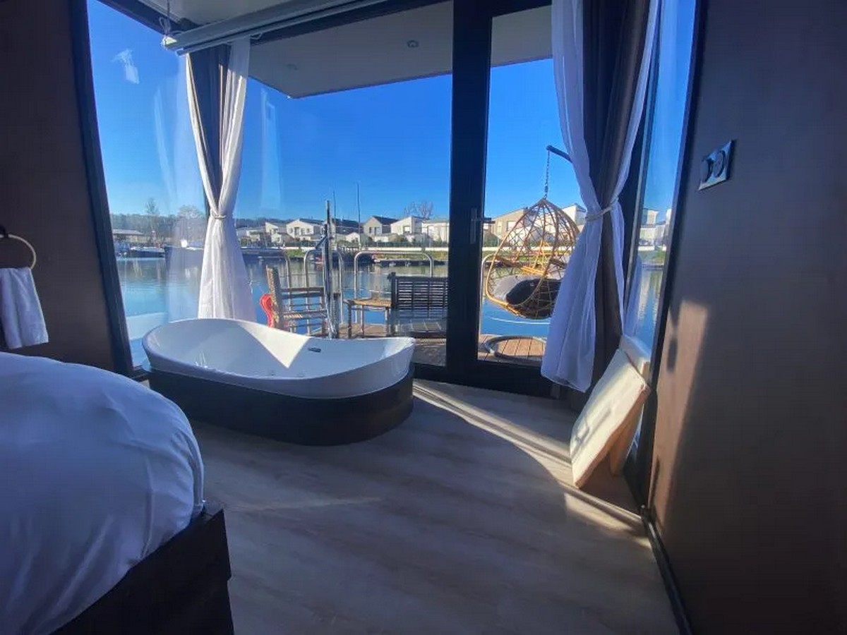 Houseboat_NordicSeason_Custom_016