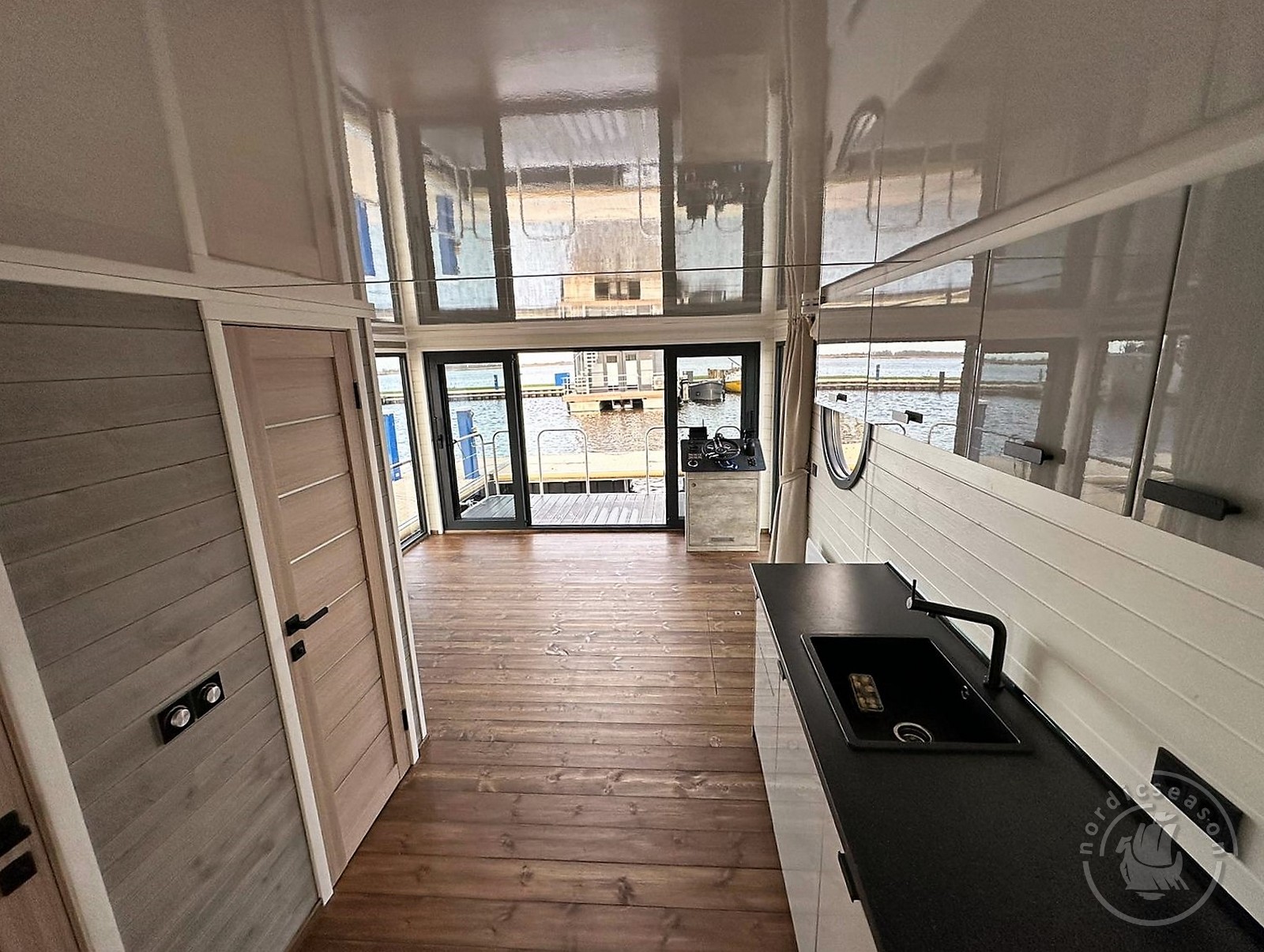 Houseboat_NordicSeason_Nordic40_Eco36_201
