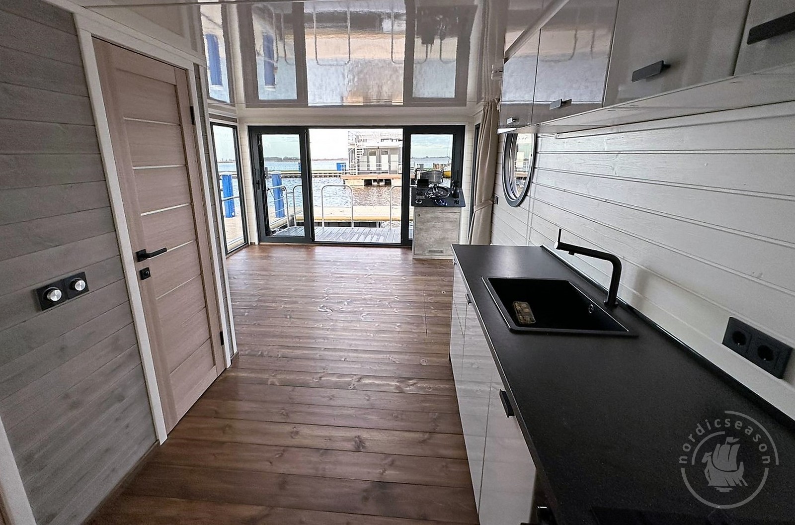 Houseboat_NordicSeason_Nordic40_Eco36_210